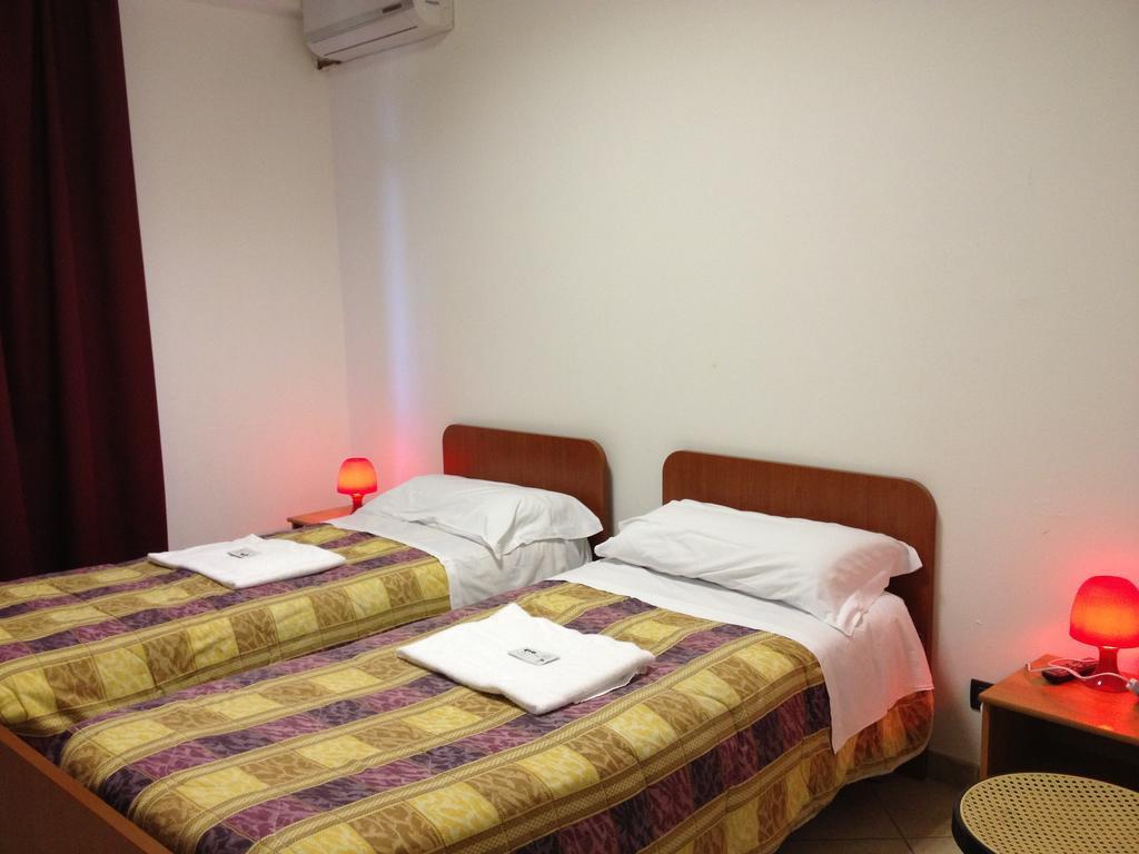 Hotel Mantua Habitación foto